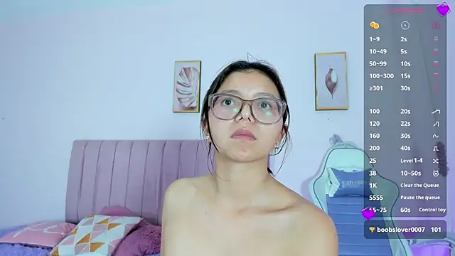 Snapshot of Zoow_bluussh chatting on 04/15/26, 07:58 Zoow bluussh online show from 04/15/26, 07:58