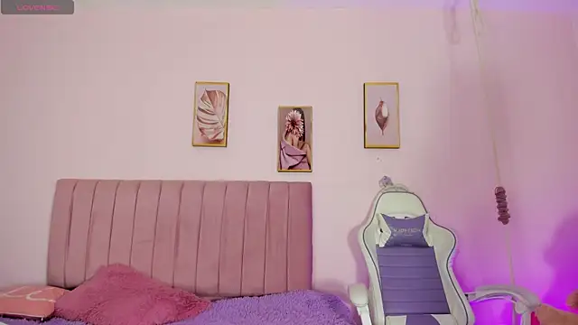 Snapshot of Zoow_bluussh chatting on 04/16/26, 12:06 Zoow bluussh online show from 04/16/26, 12:06