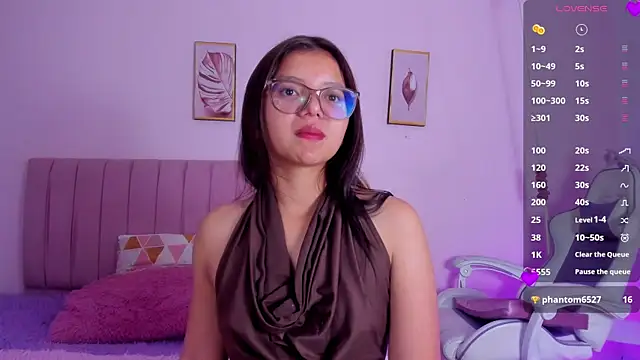 Snapshot of Zoow_bluussh chatting on 04/02/26, 12:01 Zoow bluussh online show from 04/02/26, 12:01