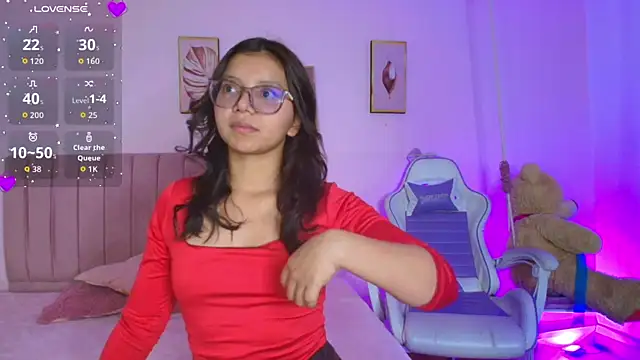 Snapshot of Zoow_bluussh chatting on 03/12/26, 02:43 Zoow bluussh online show from 03/12/26, 02:43