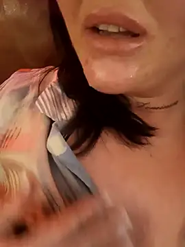 Kandi-kiss online show from 04/16/26, 09:39