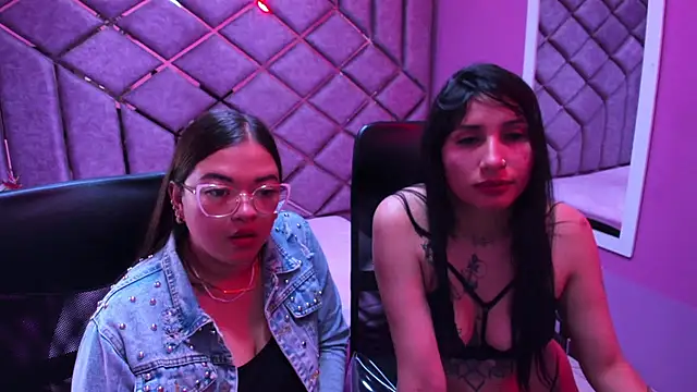 Snapshot of Scarlet_And_SofiDioamond chatting on 03/02/26, 02:34 Scarlet And SofiDioamond online show from 03/02/26, 02:34