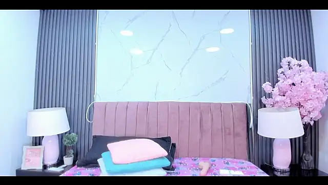 Rynnaa online show from 04/16/26, 03:51