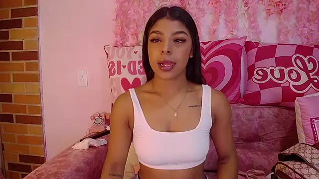Snapshot of Ana__grace chatting on 06/25/26, 01:14 Ana grace online show from 06/25/26, 01:14