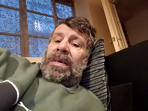 stud2512 online show from 04/15/26, 06:56