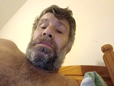 Snapshot of stud2512 chatting on 02/28/26, 01:05 stud2512 online show from 02/28/26, 01:05