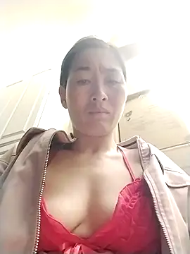 Snapshot of lris-Beauty77 chatting on 02/27/26, 08:08 lris-Beauty77 online show from 02/27/26, 08:08