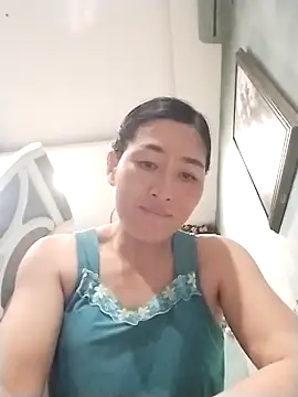 Snapshot of lris-Beauty77 chatting on 02/25/26, 02:50 lris-Beauty77 online show from 02/25/26, 02:50