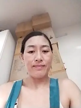 lris-Beauty77 online show from 04/23/26, 02:51