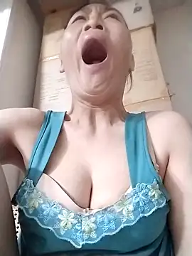 lris-Beauty77 online show from 04/15/26, 09:37