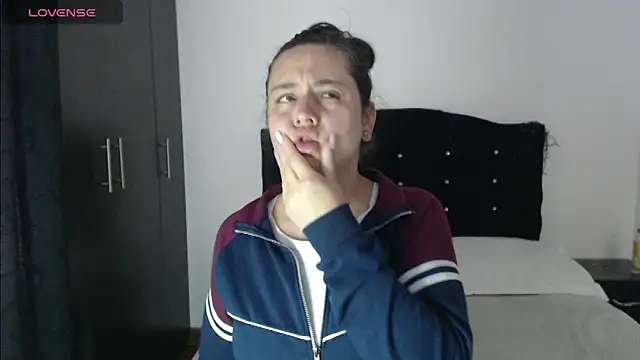 Ana  arms online show from 04/01/26, 02:36