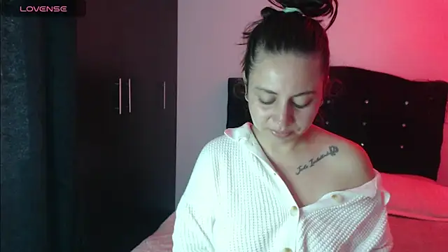 Ana  arms online show from 04/03/26, 01:17