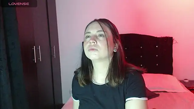 Ana  arms online show from 03/10/26, 02:32