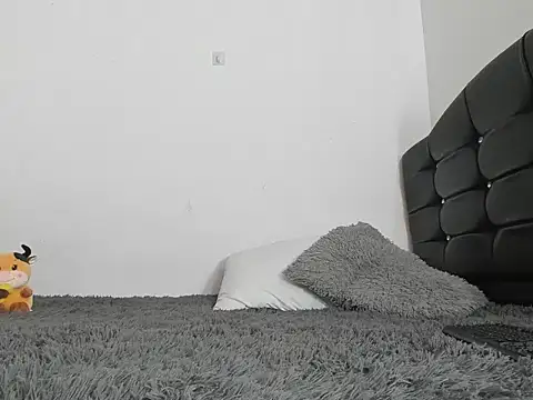 LatinaQueen23 online show from 03/26/26, 01:20