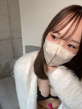 maikachan  online show from 06/17/26, 02:00