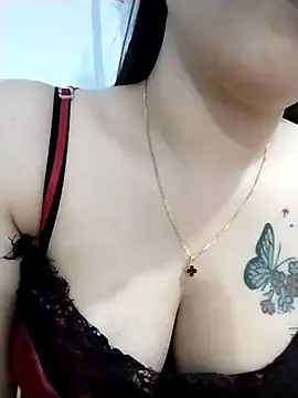 Snapshot of Kiki-vn chatting on 03/01/26, 02:17 Kiki-vn online show from 03/01/26, 02:17