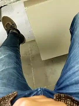 Snapshot of blackbeauty321 chatting on 02/21/26, 04:58 blackbeauty321 online show from 02/21/26, 04:58