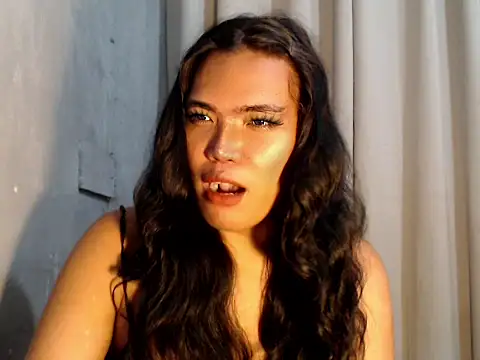 Snapshot of Royalty_marcela6969 chatting on 07/11/26, 01:50 Royalty marcela6969 online show from 07/11/26, 01:50