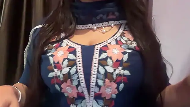 Snapshot of Avneet_kaurr1 chatting on 06/30/26, 05:40 Avneet kaurr1 online show from 06/30/26, 05:40