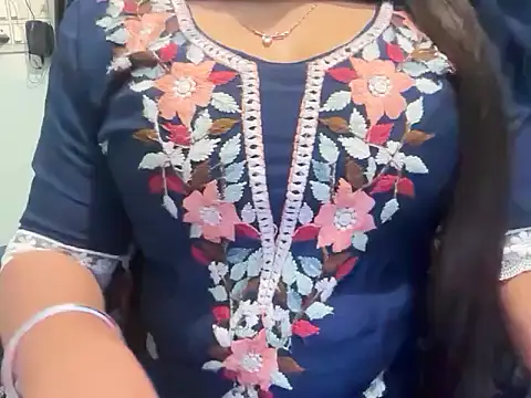 Avneet kaurr1 online show from 03/07/26, 06:24