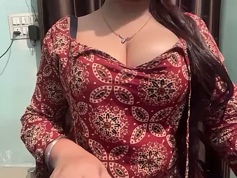 Avneet kaurr1 online show from 04/28/26, 10:14