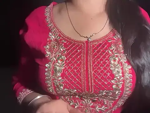 Avneet kaurr1 online show from 04/11/26, 12:31