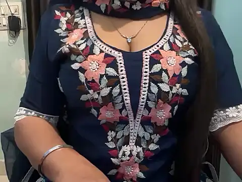 Avneet kaurr1 online show from 03/16/26, 02:41