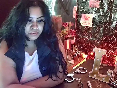 Snapshot of MistressMileenaMiami chatting on 07/15/26, 06:09 MistressMileenaMiami online show from 07/15/26, 06:09