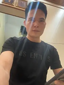 Snapshot of duylonghot chatting on 02/21/26, 11:45 duylonghot online show from 02/21/26, 11:45