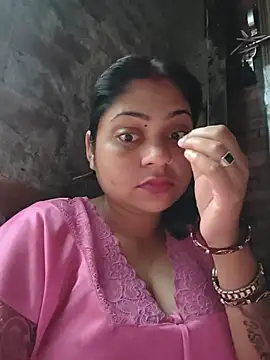 Snapshot of Aanushaka chatting on 06/07/26, 12:27 Aanushaka online show from 06/07/26, 12:27