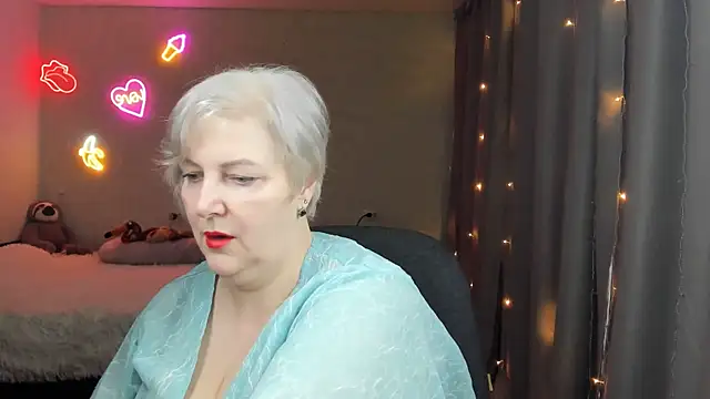 Mary-Leee online show from 04/12/26, 06:49