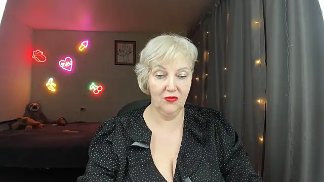Mary-Leee online show from 05/28/26, 06:03