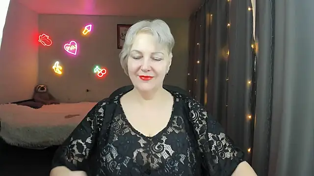 Mary-Leee online show from 05/04/26, 03:04