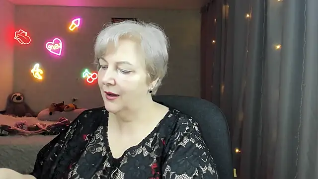Mary-Leee online show from 04/24/26, 05:31