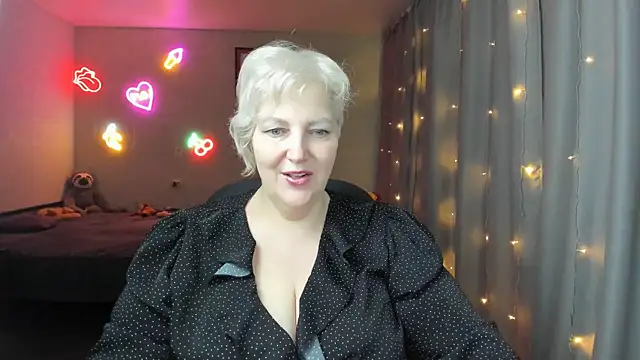 Mary-Leee online show from 06/03/26, 07:53