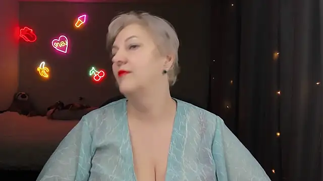 Mary-Leee online show from 04/14/26, 07:46