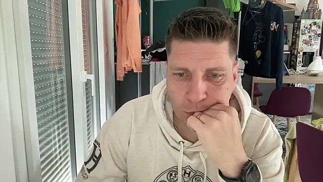 Minmoi1984 online show from 04/13/26, 09:02