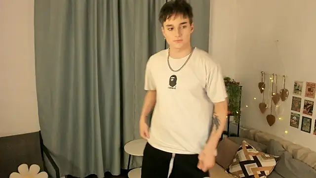 Snapshot of CipherMoth chatting on 03/01/26, 09:15 CipherMoth online show from 03/01/26, 09:15