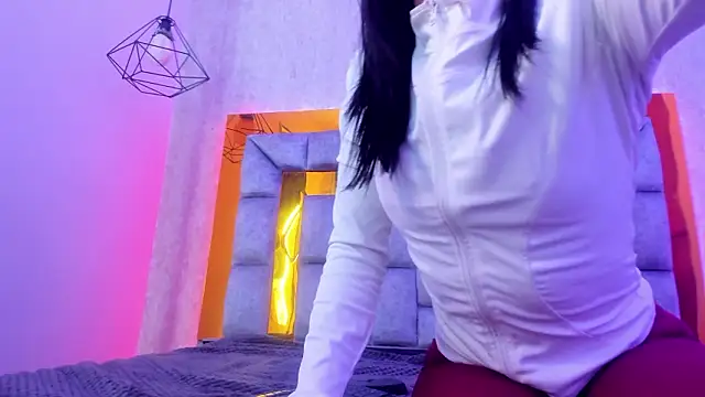 miiaboss  online show from 03/17/26, 11:57