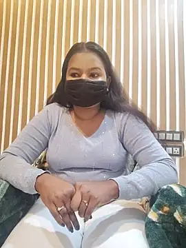 Snapshot of Cutie_bae011 chatting on 02/25/26, 05:35 Cutie bae011 online show from 02/25/26, 05:35