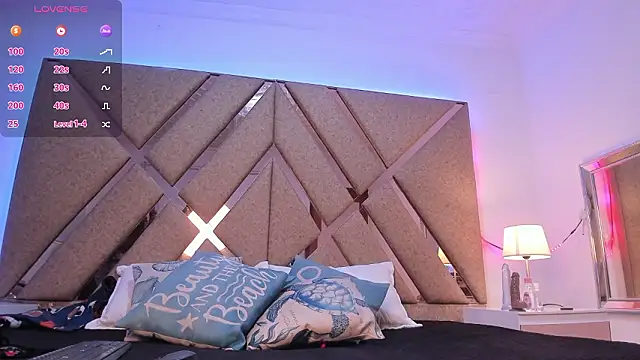 Snapshot of Tashi7 chatting on 02/26/26, 01:11 Tashi7 online show from 02/26/26, 01:11