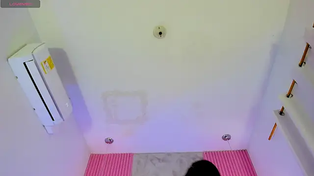 Snapshot of ArianaRougee chatting on 06/11/26, 04:09 ArianaRougee online show from 06/11/26, 04:09