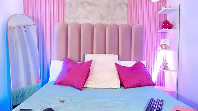 ArianaRougee online show from 04/02/26, 11:17