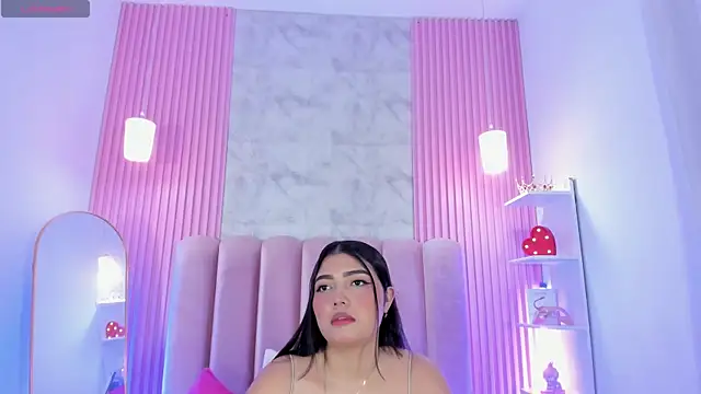 Snapshot of ArianaRougee chatting on 06/12/26, 04:21 ArianaRougee online show from 06/12/26, 04:21