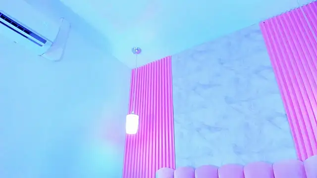 Snapshot of ArianaRougee chatting on 07/18/26, 03:26 ArianaRougee online show from 07/18/26, 03:26