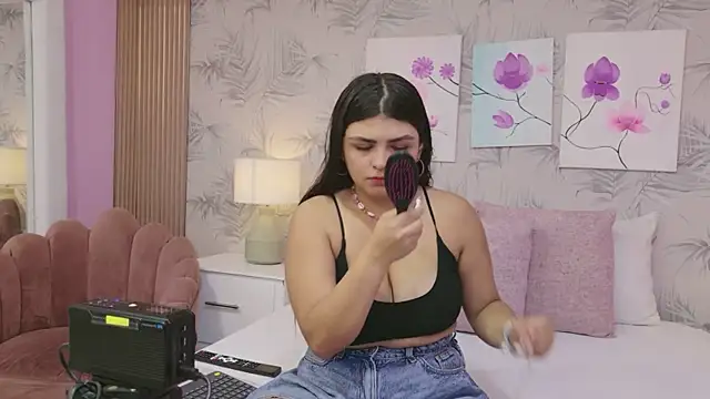 EmmaLeens online show from 03/18/26, 11:35