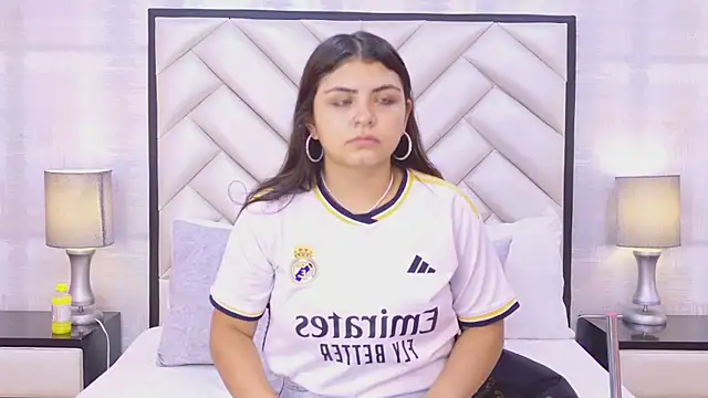 EmmaLeens online show from 04/15/26, 06:34