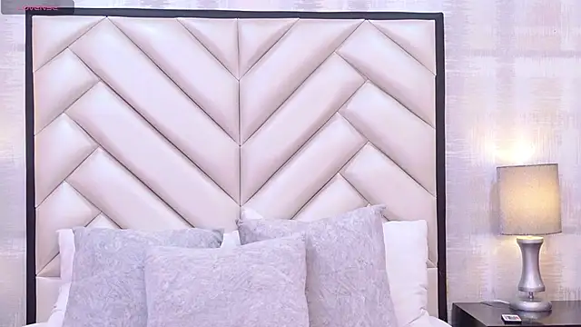 Snapshot of EmmaLeens chatting on 02/22/26, 12:29 EmmaLeens online show from 02/22/26, 12:29