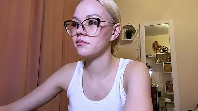 MiaCashe online show from 03/21/26, 01:59