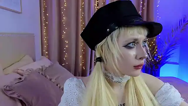 rraffaellka online show from 04/10/26, 09:33